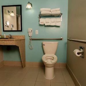 Queen Suite Mobility accessible